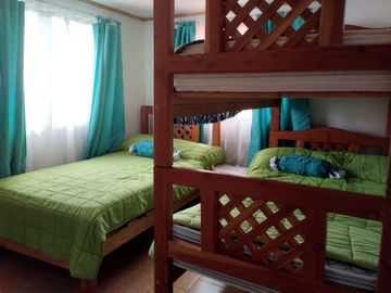 Casa Solida Al Interior De Comunidad Privada, Horcon