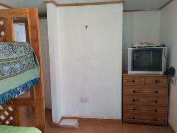 Casa Solida Al Interior De Comunidad Privada, Horcon