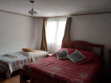 Casa Solida Al Interior De Comunidad Privada, Horcon