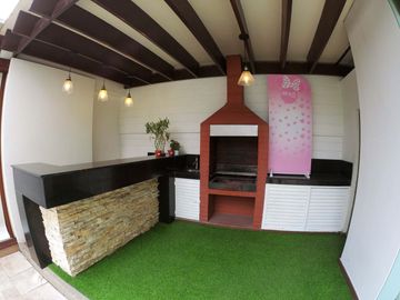 C230 - Venta Casa en Samborondón 4 dormitorios moderna piscina remodelada