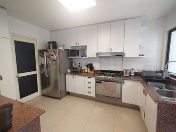 PRECIOSA Y ACOGEDORA CASA EN VENTA EN EXCLUSIVO CONDOMINIO EN SAN NICOLÁS TOTOLAPAN,