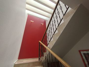 PRECIOSA Y ACOGEDORA CASA EN VENTA EN EXCLUSIVO CONDOMINIO EN SAN NICOLÁS TOTOLAPAN,