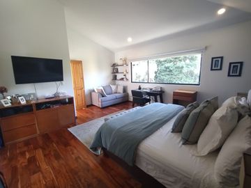 PRECIOSA Y ACOGEDORA CASA EN VENTA EN EXCLUSIVO CONDOMINIO EN SAN NICOLÁS TOTOLAPAN,