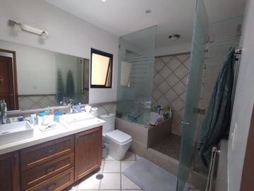 PRECIOSA Y ACOGEDORA CASA EN VENTA EN EXCLUSIVO CONDOMINIO EN SAN NICOLÁS TOTOLAPAN,