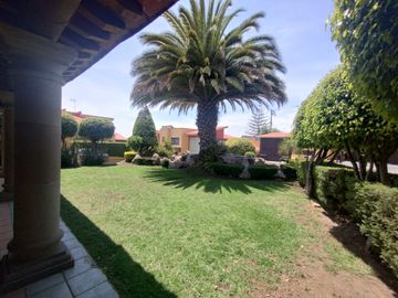PRECIOSA Y ACOGEDORA CASA EN VENTA EN EXCLUSIVO CONDOMINIO EN SAN NICOLÁS TOTOLAPAN,