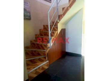 Venta Casa 3 Pisos De 85M2, Carabayllo
