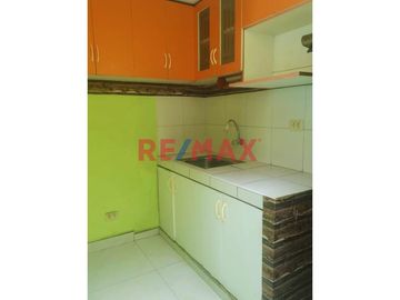 Venta Casa 3 Pisos De 85M2, Carabayllo