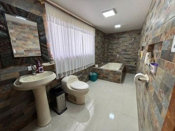 Casa de una sola planta hermosa en Santa Ana 4 DOR