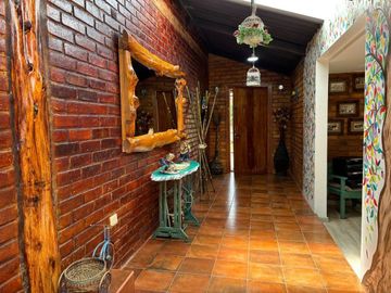 Casa de una sola planta hermosa en Santa Ana 4 DOR