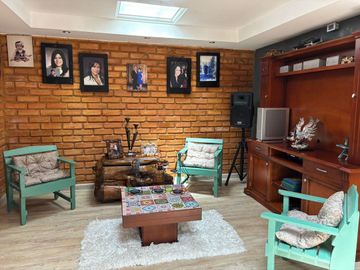Casa de una sola planta hermosa en Santa Ana 4 DOR