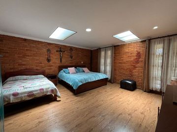 Casa de una sola planta hermosa en Santa Ana 4 DOR