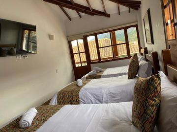 ESPECTACULAR CASA ESQUINERA EN VENTA.