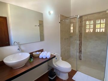 ESPECTACULAR CASA ESQUINERA EN VENTA.