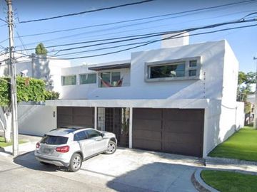 CASA EN REMATE EN CD SATELITE EDO MEX