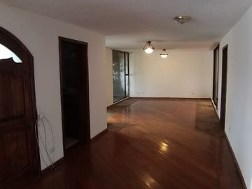 Venta - Casa - Urbanización El Condado - Norte - Quito