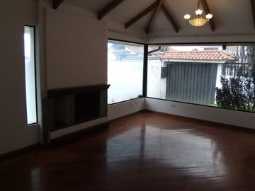 Venta - Casa - Urbanización El Condado - Norte - Quito