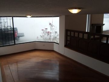 Venta - Casa - Urbanización El Condado - Norte - Quito