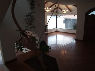 Venta - Casa - Urbanización El Condado - Norte - Quito