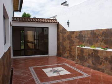 Venta - Casa - Urbanización El Condado - Norte - Quito