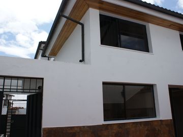 Venta - Casa - Urbanización El Condado - Norte - Quito