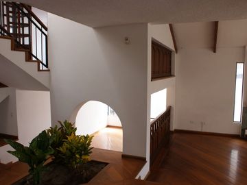 Venta - Casa - Urbanización El Condado - Norte - Quito