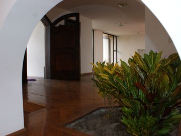 Venta - Casa - Urbanización El Condado - Norte - Quito