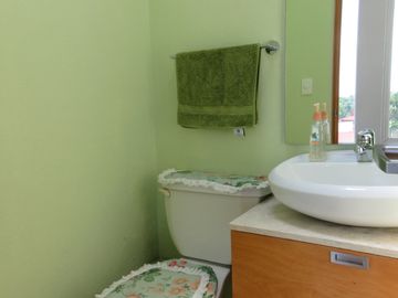 CASA EN CONDOMINIO 3 REC CON BAÑO, 3 AUTOS, VIGILANCIA, JARDÍN TERRAZA,CERCA DEL HOSPITAL ANGELES