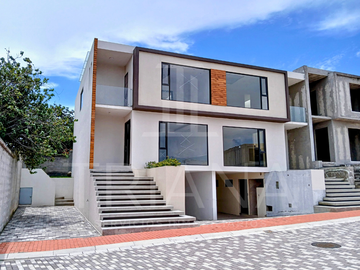 EXCLUSIVAS CASAS DE 3 HABITACIONES EN CONJUNTO PRIVADO LOS ALISOS - TUMBACO