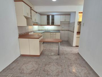 Alquiler Departamento en Las Laderas De La Molina S/ 2,400 ( incluye mantenimiento y arbitrios)