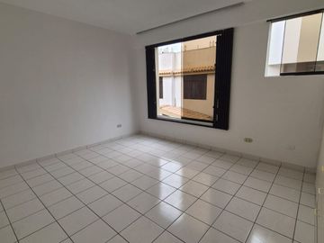 Alquiler Departamento en Las Laderas De La Molina S/ 2,400 ( incluye mantenimiento y arbitrios)
