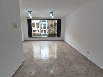 Alquiler Departamento en Las Laderas De La Molina S/ 2,400 ( incluye mantenimiento y arbitrios)