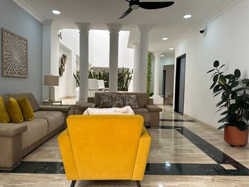 Venta Casa Hotel Boutique, Barrio El Ingenio, sur de Cali, Colombia