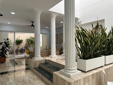 Venta Casa Hotel Boutique, Barrio El Ingenio, sur de Cali, Colombia
