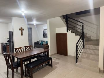 VENTA CASA AMUEBLADA EN PRIVADA CATENA