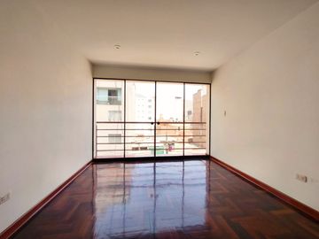 Departamento con 2 habitaciones frente a Megaplaza