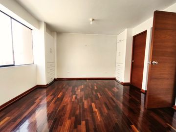 Departamento con 2 habitaciones frente a Megaplaza