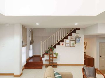 Single house for sale, renovated, Royal Village, 5 bedrooms, with built-in furniture, near Kad Farang