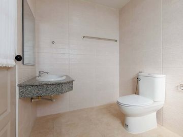 Single house for sale, renovated, Royal Village, 5 bedrooms, with built-in furniture, near Kad Farang