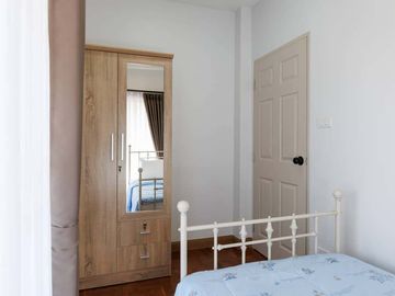 Single house for sale, renovated, Royal Village, 5 bedrooms, with built-in furniture, near Kad Farang