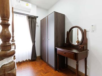 Single house for sale, renovated, Royal Village, 5 bedrooms, with built-in furniture, near Kad Farang