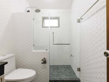 Single house for sale, Kulphan Ville 6 Village, Chiang Mai, 5 bedrooms, near Chiang Mai International Airport, Central Airport Plaza