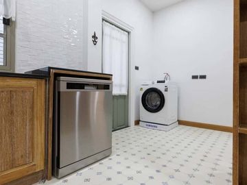 Single house for sale, Kulphan Ville 6 Village, Chiang Mai, 5 bedrooms, near Chiang Mai International Airport, Central Airport Plaza