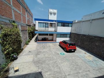 🏢 EDIFICIO COMERCIAL EN VENTA – TOLUCAUbicación estratégica:** **Av. Isidro Fabela Norte, Col. Doctores, Toluca, Edo. Méx.**