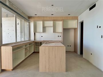 ¡NUEVO! CONDIMINIO EN SAN CARLOS 2 REC. Y 2.5 BAÑOS