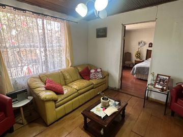 Casa Con Gran Terreno En San Joaquin-¡oportunidad Única!