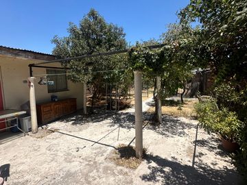 Casa Con Gran Terreno En San Joaquin-¡oportunidad Única!