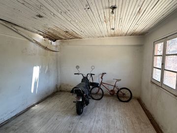 Casa Con Gran Terreno En San Joaquin-¡oportunidad Única!