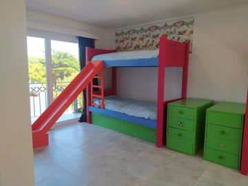 CHARLET ESTILO AMERICANO - 7 AMBIENTES - MAR DE LAS PAMPAS