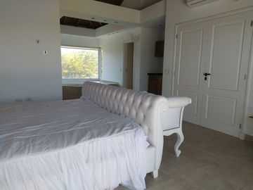 CHARLET ESTILO AMERICANO - 7 AMBIENTES - MAR DE LAS PAMPAS