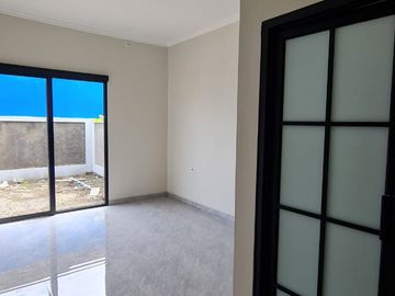 Hunian Nyaman dan Strategis: Segera Dapatkan Rumah Ini!